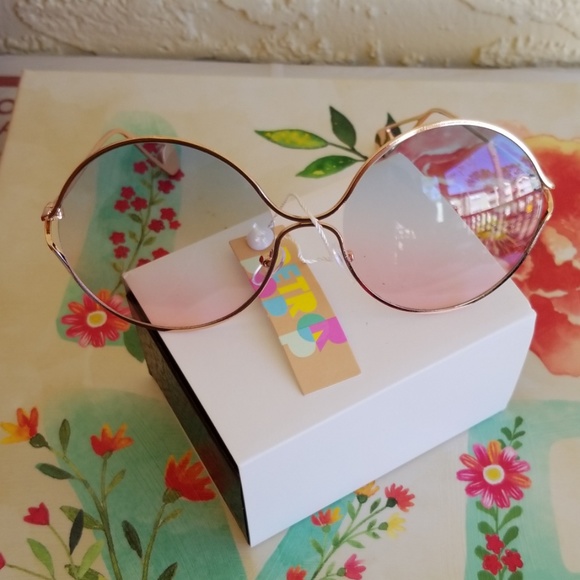 2019 ROUND VINTAGE LOOK GOLD BLUE PINK SUNGLASSES - Picture 2 of 3